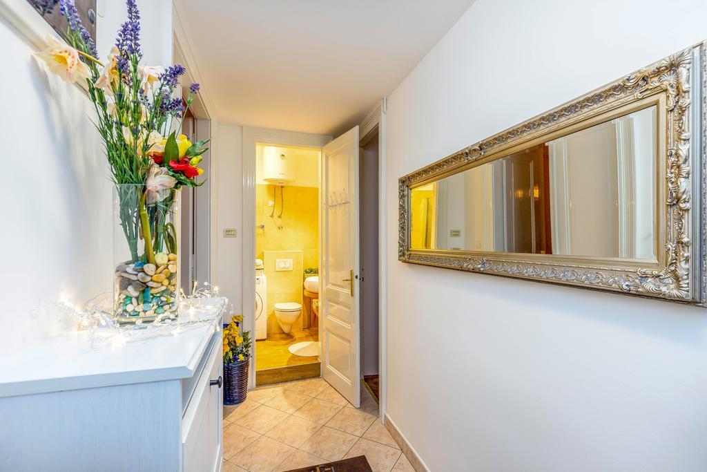 Conty Apartment Rijeka Bagian luar foto