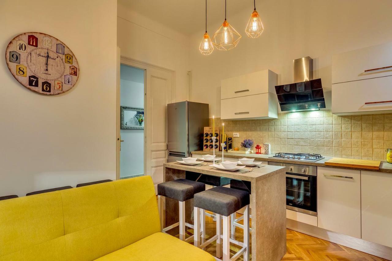 Conty Apartment Rijeka Bagian luar foto