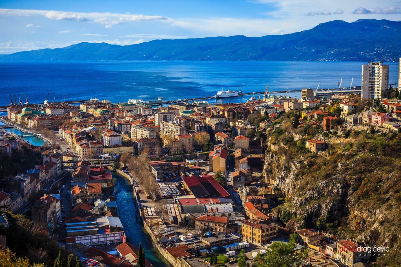 Conty Apartment Rijeka Bagian luar foto