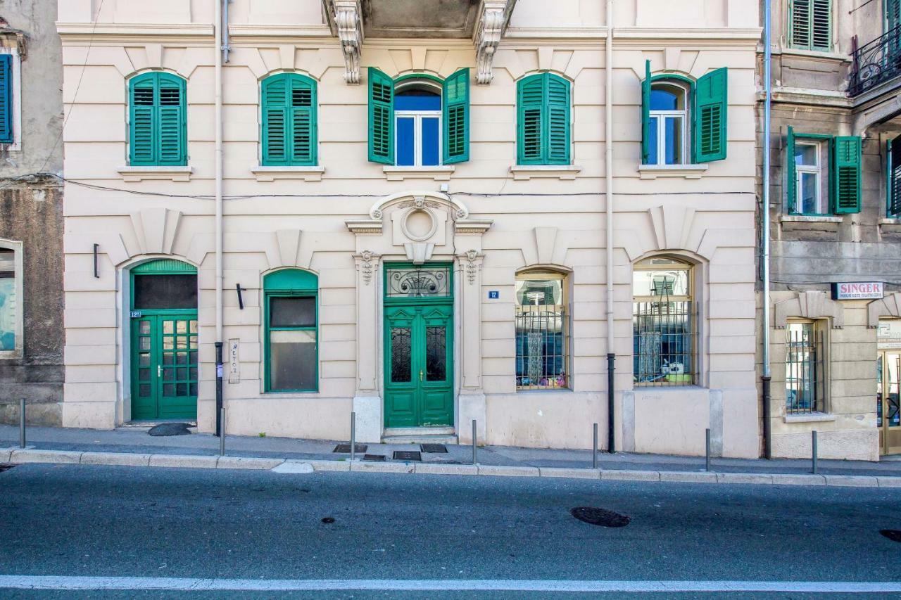 Conty Apartment Rijeka Bagian luar foto